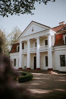 Dwór Słupia - Housity