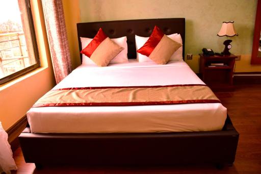Breeze Hotel Nyahururu - Housity