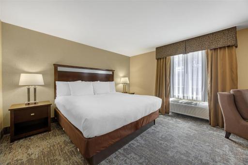 Best Western Plus Prairie Inn - Housity