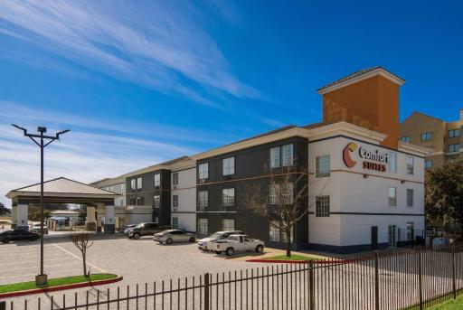 Comfort Suites Fort Worth North Fossil Creek - Housity