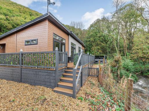 The Powys Lodge - Housity