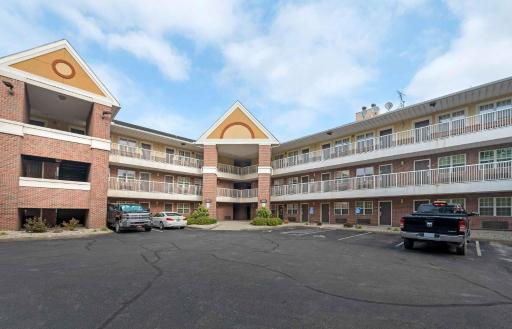 Extended Stay America Suites - Cincinnati - Springdale - I-275 - Housity