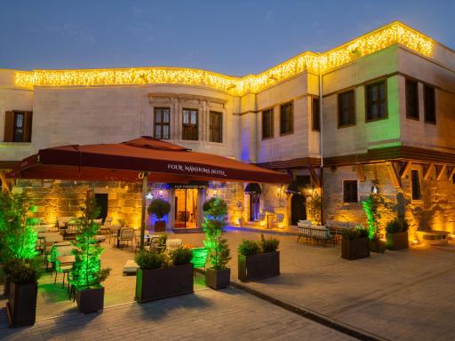 Four Mansions Hotel - Housity