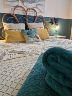 BNB LE CHIC Hyper Centre Orléans 5' Train Station PARKING - Housity