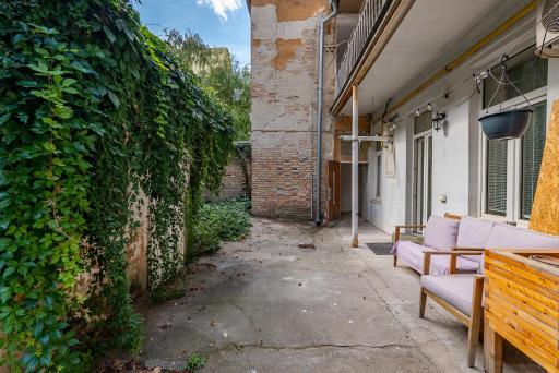 Trendy apartment in central - Housity
