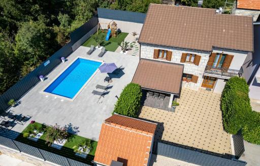 Amazing Home In Vinjani Donji - Housity