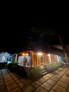 The Munroe Vibes Inn - Housity