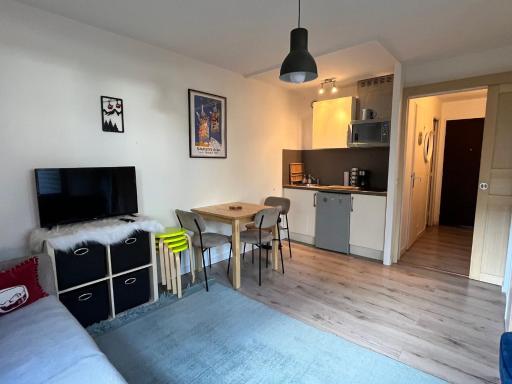 Charmant studio, proche centre et ski-bus, avec jardin et WIFI – idéal pour 4 personnes - FR-1-624-56 - Housity