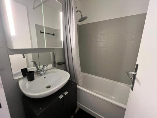 Charmant studio, proche centre et ski-bus, avec jardin et WIFI – idéal pour 4 personnes - FR-1-624-56 - Housity