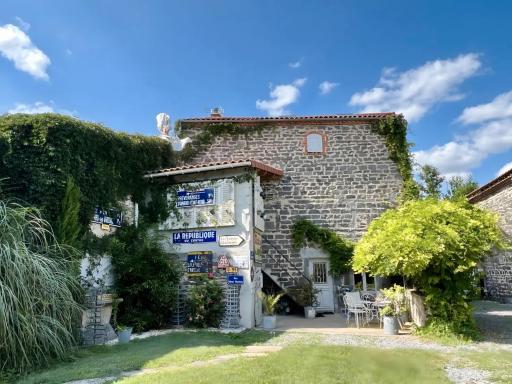 Les hirondelles du marais - Housity