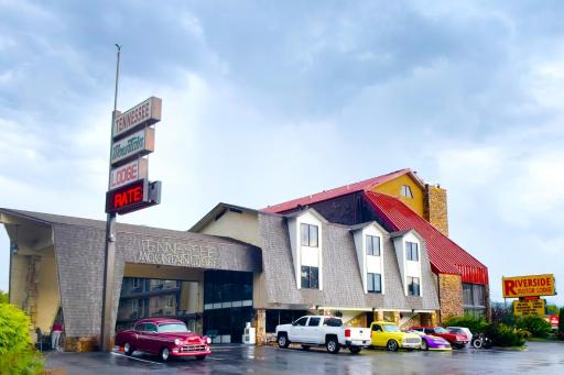 Tennessee Mountain Lodge, Riverside By OYO - Housity