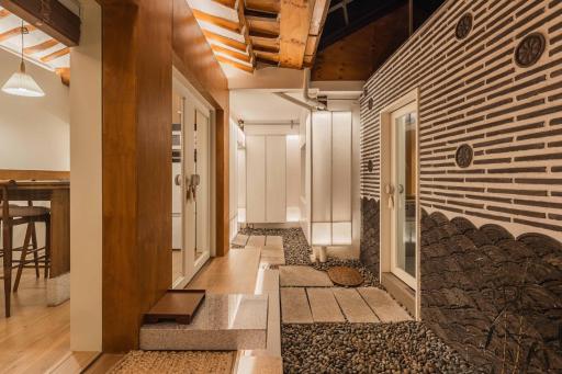 Luxury hanok with private bathtub - SW07 - Housity