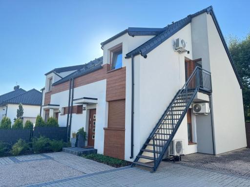 Uroczy apartament z dostępnym parkingiem - Housity