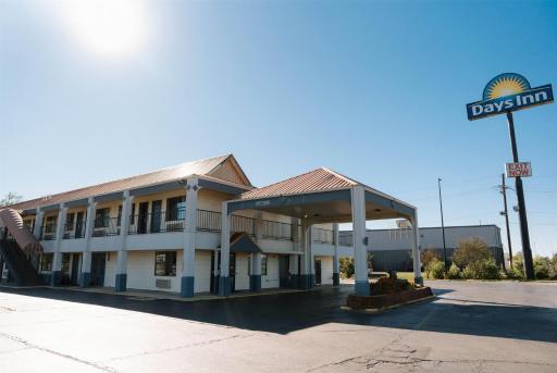 Days Inn by Wyndham Monroe, Louisiana - Housity