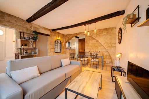 L'Écucentre avec Parking Inclu - 600m de la Place de la Comédie - Climatisation - Housity