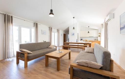 Awesome Home In Grubine - Housity