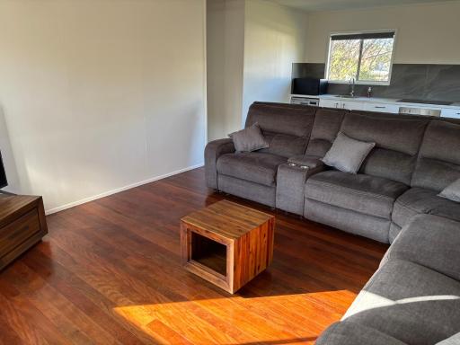 Family retreat near Caboolture Hospital - Housity