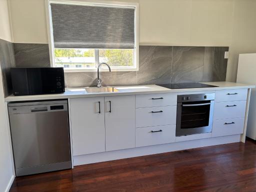 Family retreat near Caboolture Hospital - Housity