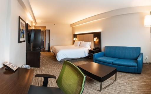 Holiday Inn Express Maspeth, an IHG Hotel - Housity