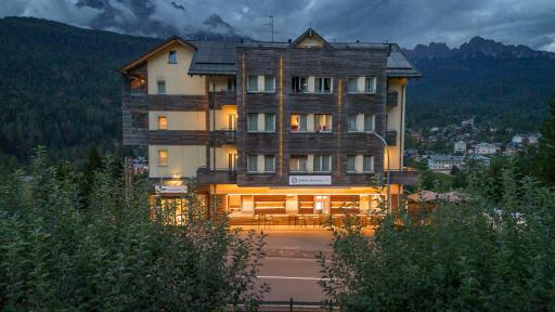 TH Cadore - Hotel Antelao - Housity