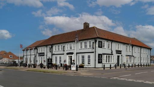 Kingscliff Hotel Holland on Sea - Housity