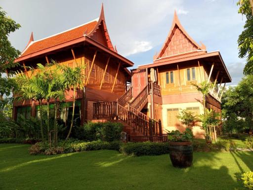 เรือนไทยพราวพิมาน Proudpiman Thai House - Housity