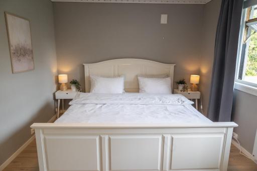 Beachfront · Private Beach Apartment with stunning fjord view near Ålesund - Housity
