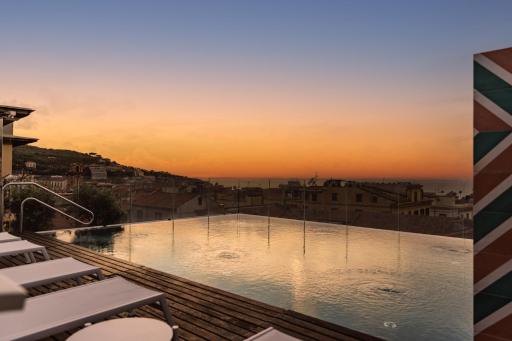 Hotel Plaza - Housity