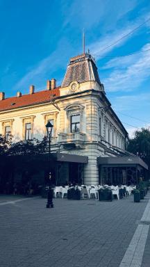 Hotel Grand Hedonist - Housity