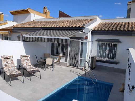 Sucina 2 Bed Bungalow walking distance of tow - Housity