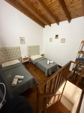 Hospedaje L H primero C En Ezeiza a 15 min del aeropuerto - Housity