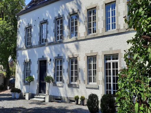 Holiday home in Ardennes with private garden - Housity