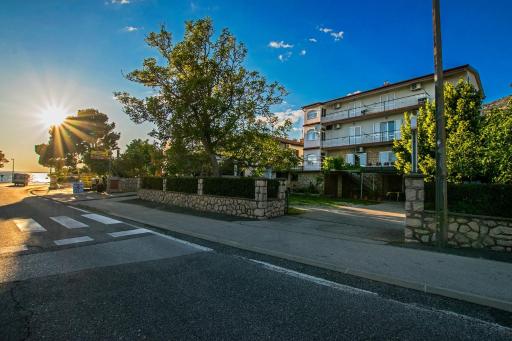 Diana Rooms and Apartments - Housity