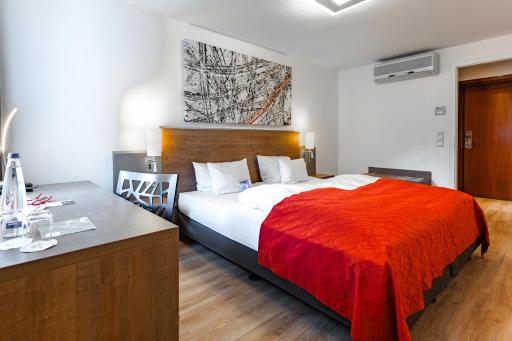 Art & Business Hotel - Housity