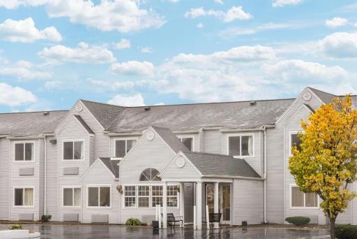 Baymont by Wyndham Henrietta - Rochester - Housity