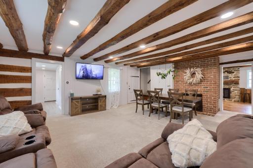 Peaceful Hollow - Housity