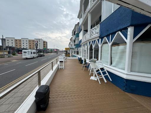 Sea Side Hotel - Housity