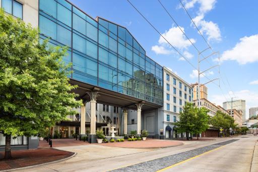 Omni Riverfront New Orleans - Housity