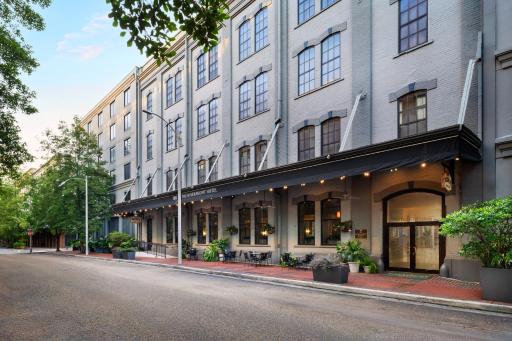 Omni Riverfront New Orleans - Housity