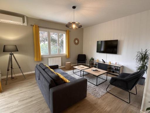 Pavillon rénové avec jardin arboré, proche centre-ville, véranda, parking, wifi, idéal familles - FR-1-489-417 - Housity
