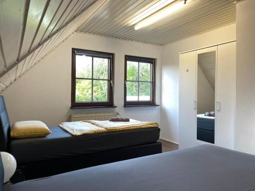 Yellow House - Housity