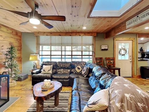 Kare Bear Cabin - Housity