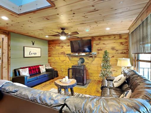Kare Bear Cabin - Housity