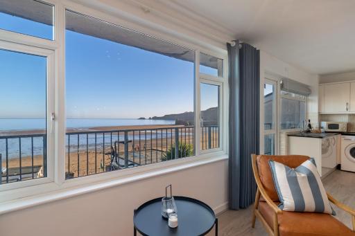 Sea View Apartment - Sea Front Apartment - Housity