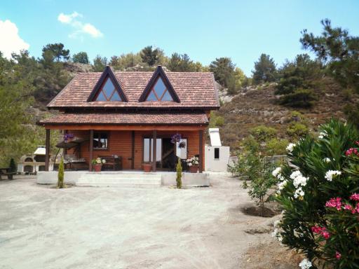 Agros Timber Log House - Housity