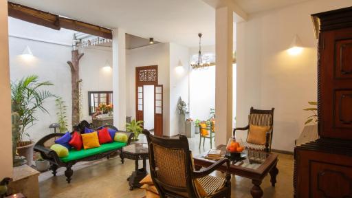 Sunrise Boutique - Housity