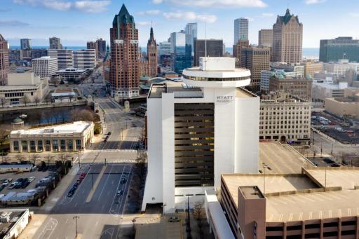 Hyatt Regency Milwaukee - Housity