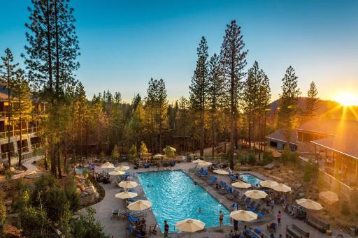 Rush Creek Lodge at Yosemite - Housity