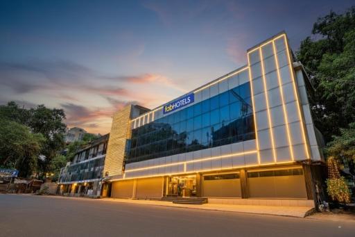FabHotel Veera Residency - Nr Mumbai International Airport - Hizvo