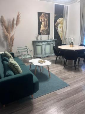Aurora Flowers - Two rooms and free parking near center and train station - Hizvo